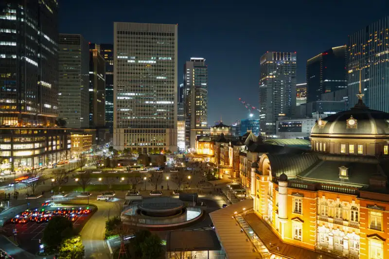 ライトアップされた東京駅03